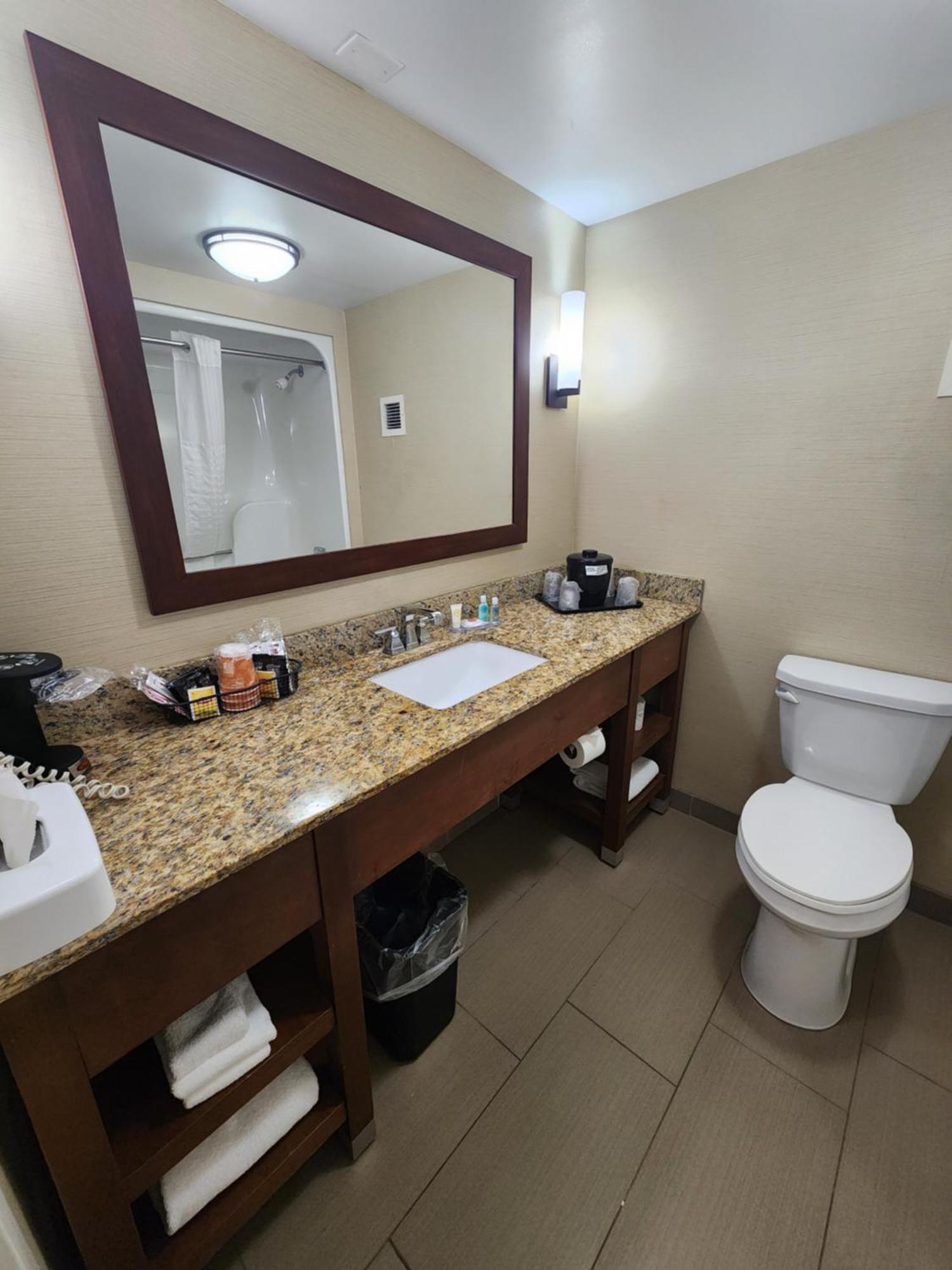 Hotel Comfort & Piqua-near Troy-i75